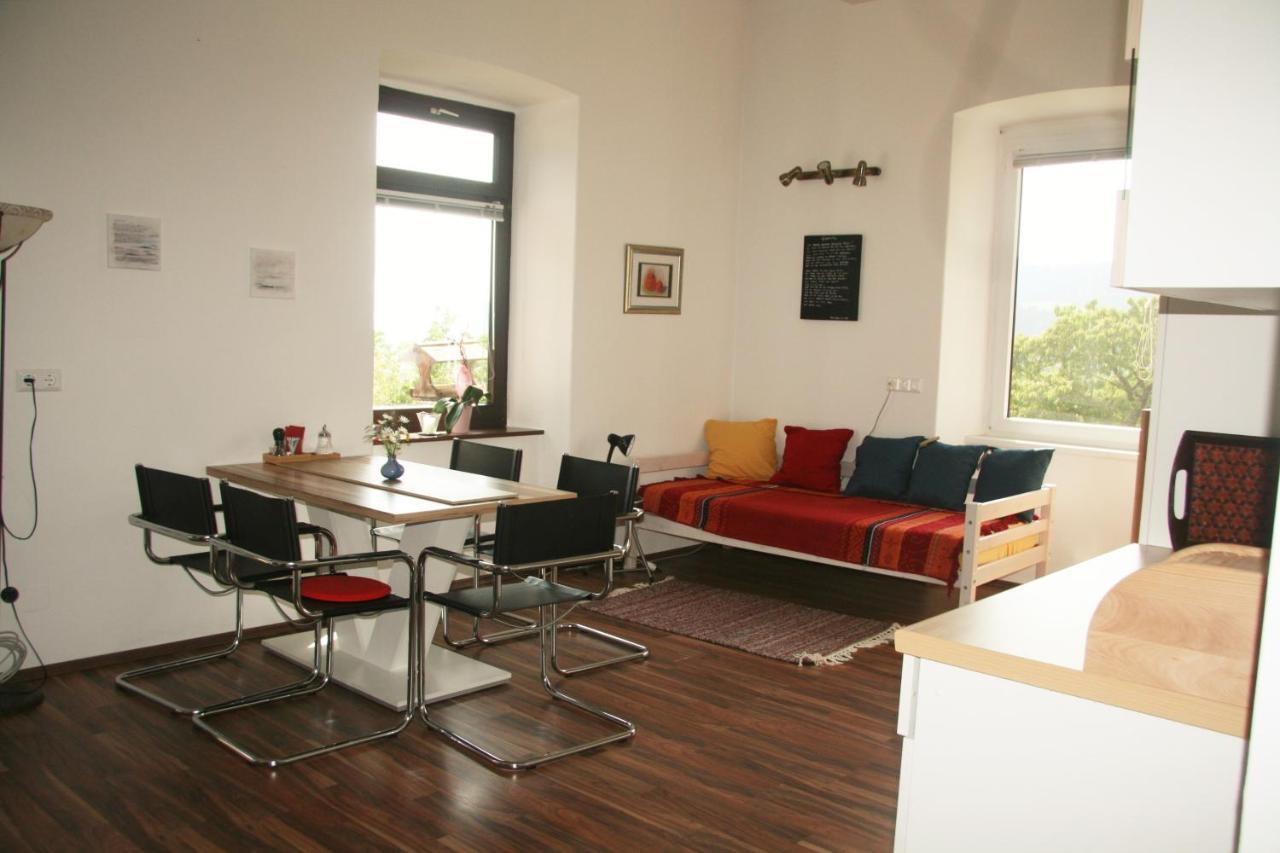 Alte Volksschule - Schual In Gradne Apartment Liebenfels Екстериор снимка